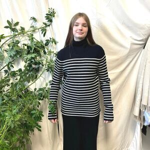 Vince 100% Cashmere Navy Blue &White Striped Turtleneck Sweater, Size Medium